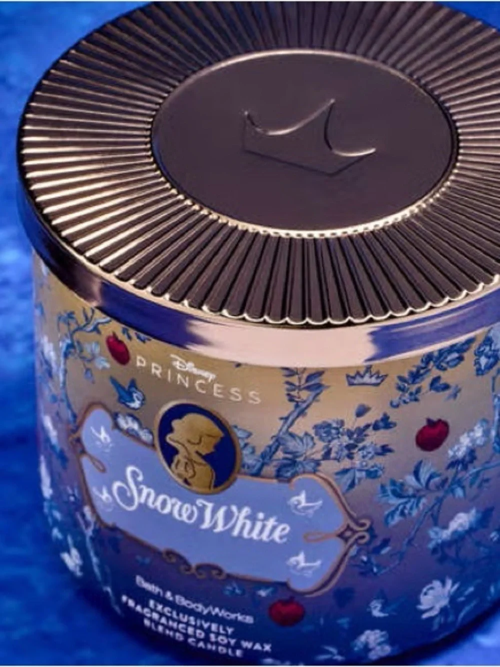 Bath & Body Works Snow White 3-Wick Candle - Blue & Gold